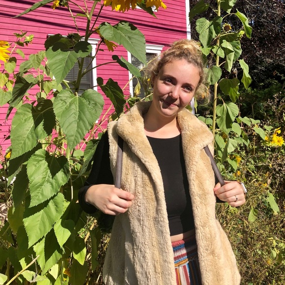 Meet your Posher, Monica - Picture 6 of 6